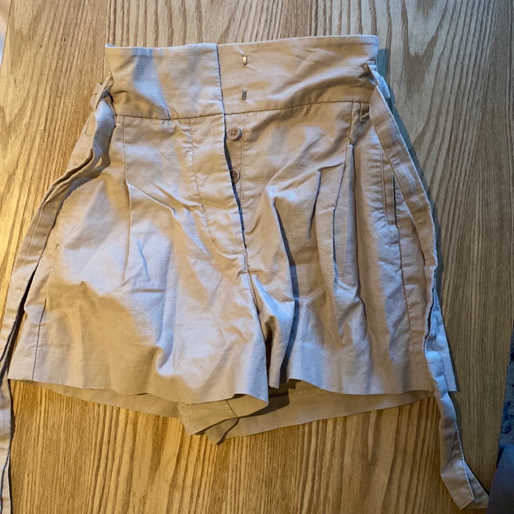 Aritzia beige tie shorts